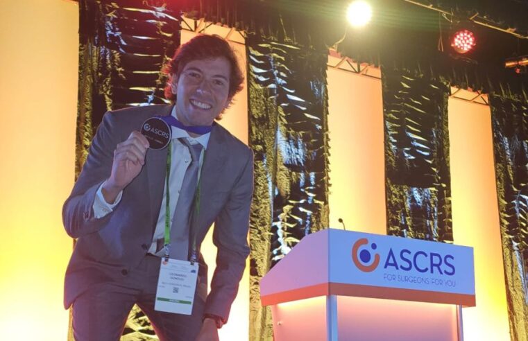 Médico mineiro é premiado por técnica inovadora de transplante de córnea durante maior congresso mundial de oftalmologia