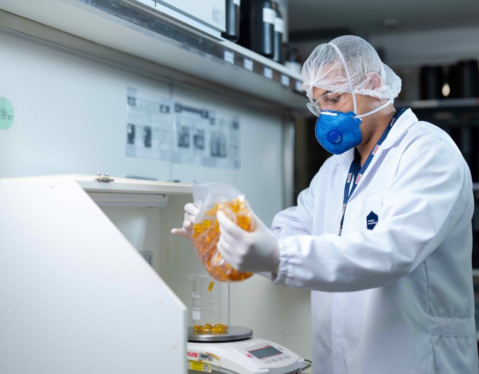 Laboratório de manipulação de medicamentos da Drogaria Araujo se consolida como um dos maiores do Brasil