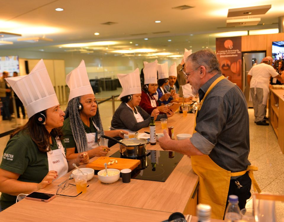Cozinha Show Queijo e Cultura é destaque na programação do Festival do Queijo Artesanal de Minas