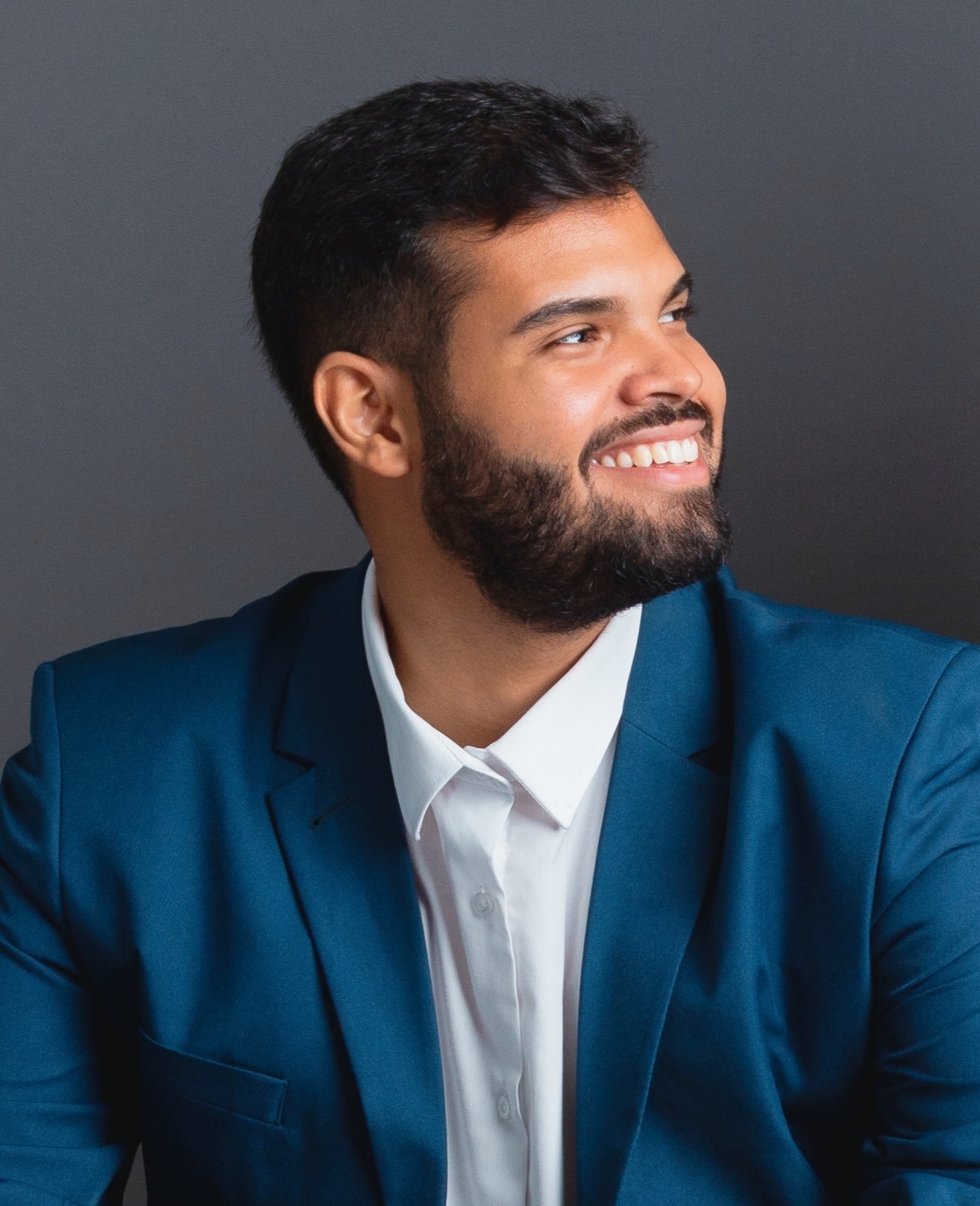 Aumento de fraudes por IA provoca discussão sobre quem deve ser responsabilizado