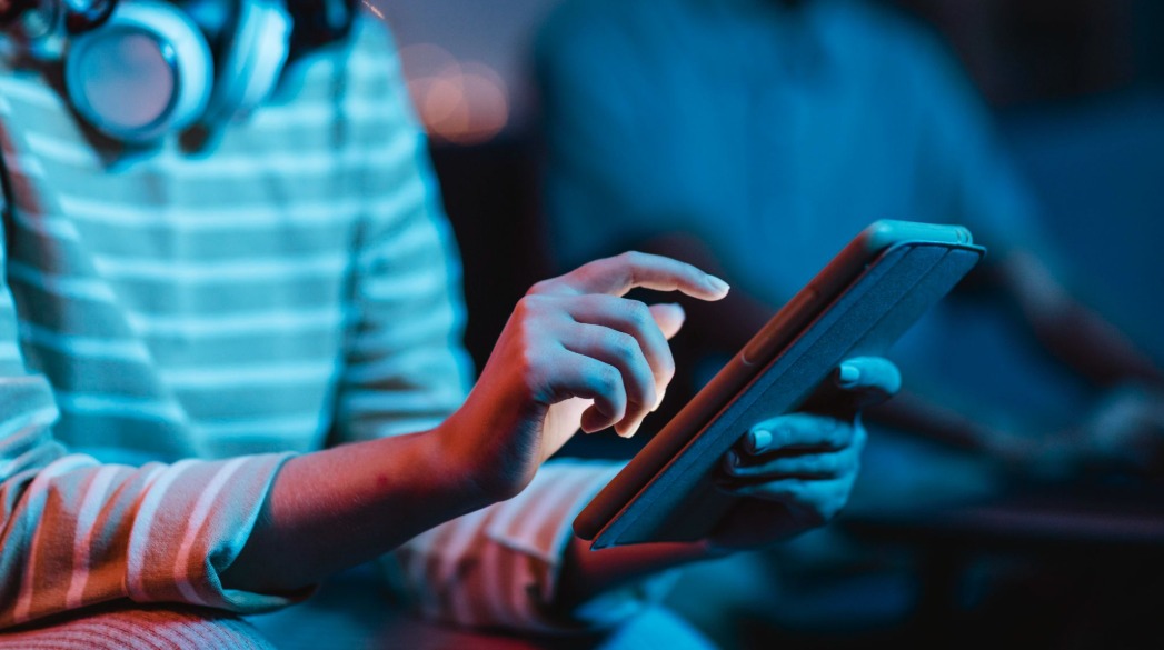 Marista Brasil lança podcast para conscientizar famílias e jovens sobre cuidados no ambiente digital