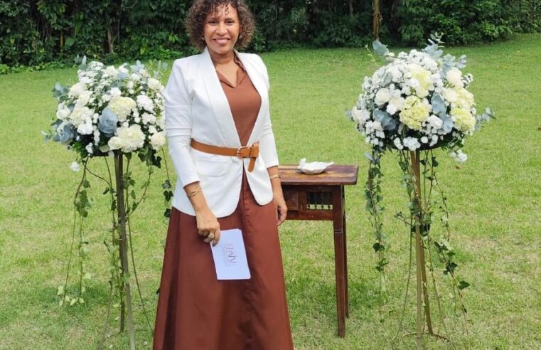 Celebrante Elaine Monteiro marca presença no Elas & Negócios