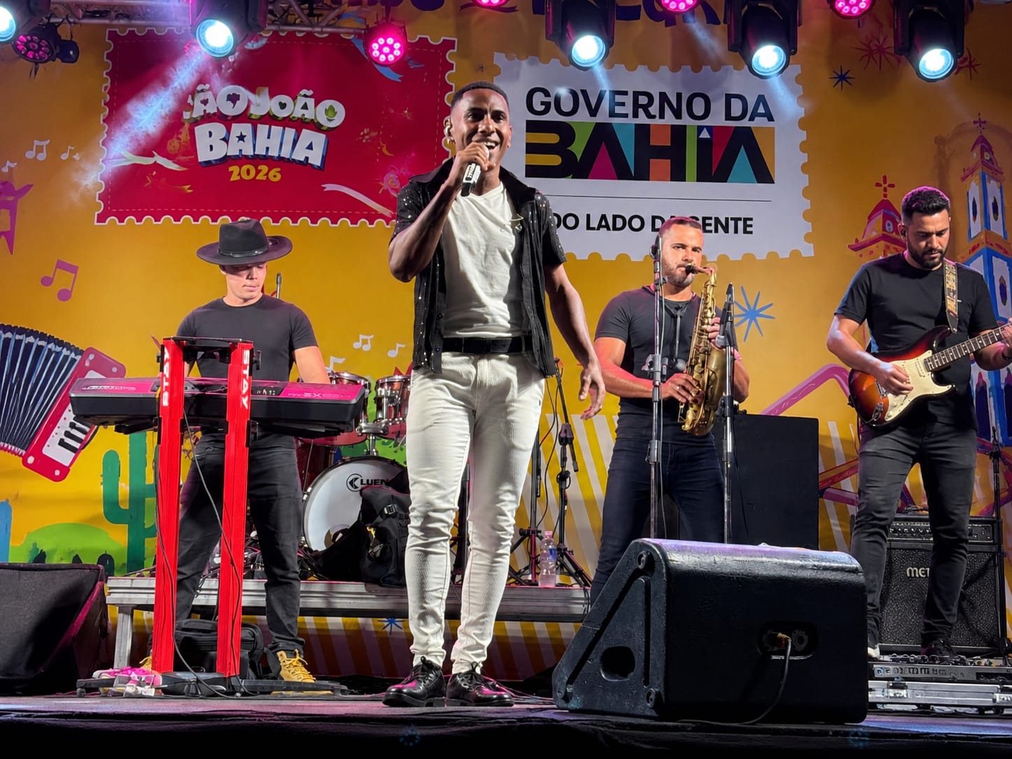 Jefinho abre agenda junina com show no Pelourinho e segue para cidades do interior da Bahia
