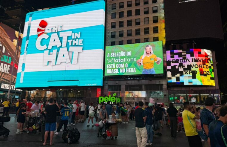 FatalFans invade a Times Square