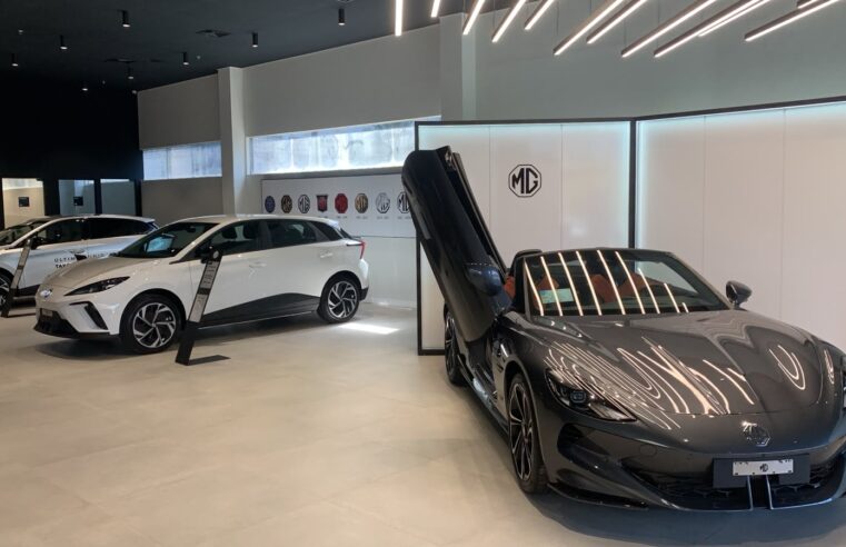 Grupo Indiana inaugura concessionária MG Inglaterra em Salvador e lança o novo MG4 Urban