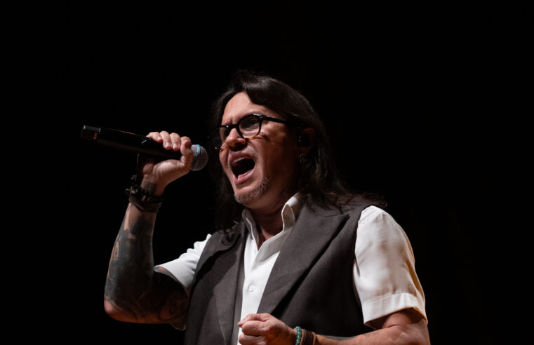 É hora de viver o Rock: Venosa Sessions chega ao Teatro Municipal de Uberlândia com música, audiovisual e participações especiais