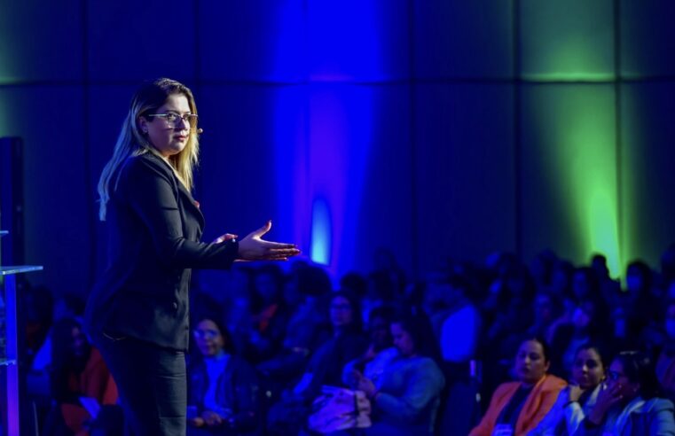 Priscilla Cruz defende identidade como base para comunicação e liderança